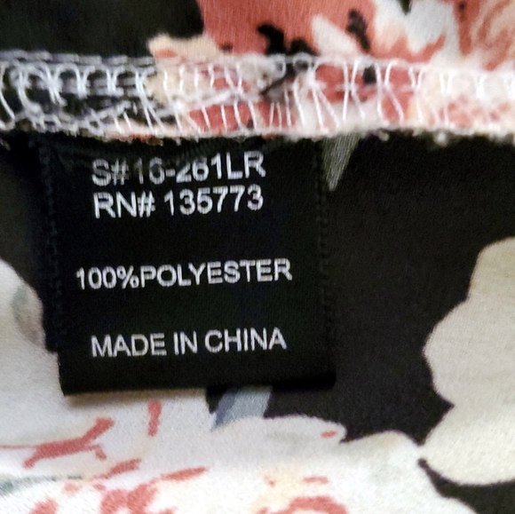 Olivaceous long sleeve short pink floral romper S - Picture 5 of 5